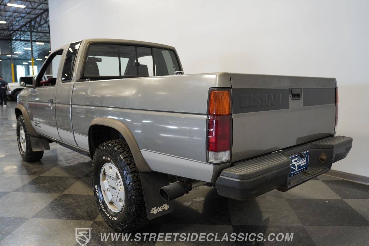 1989 Nissan 4x4 Hardbody Pick Up SE-V6