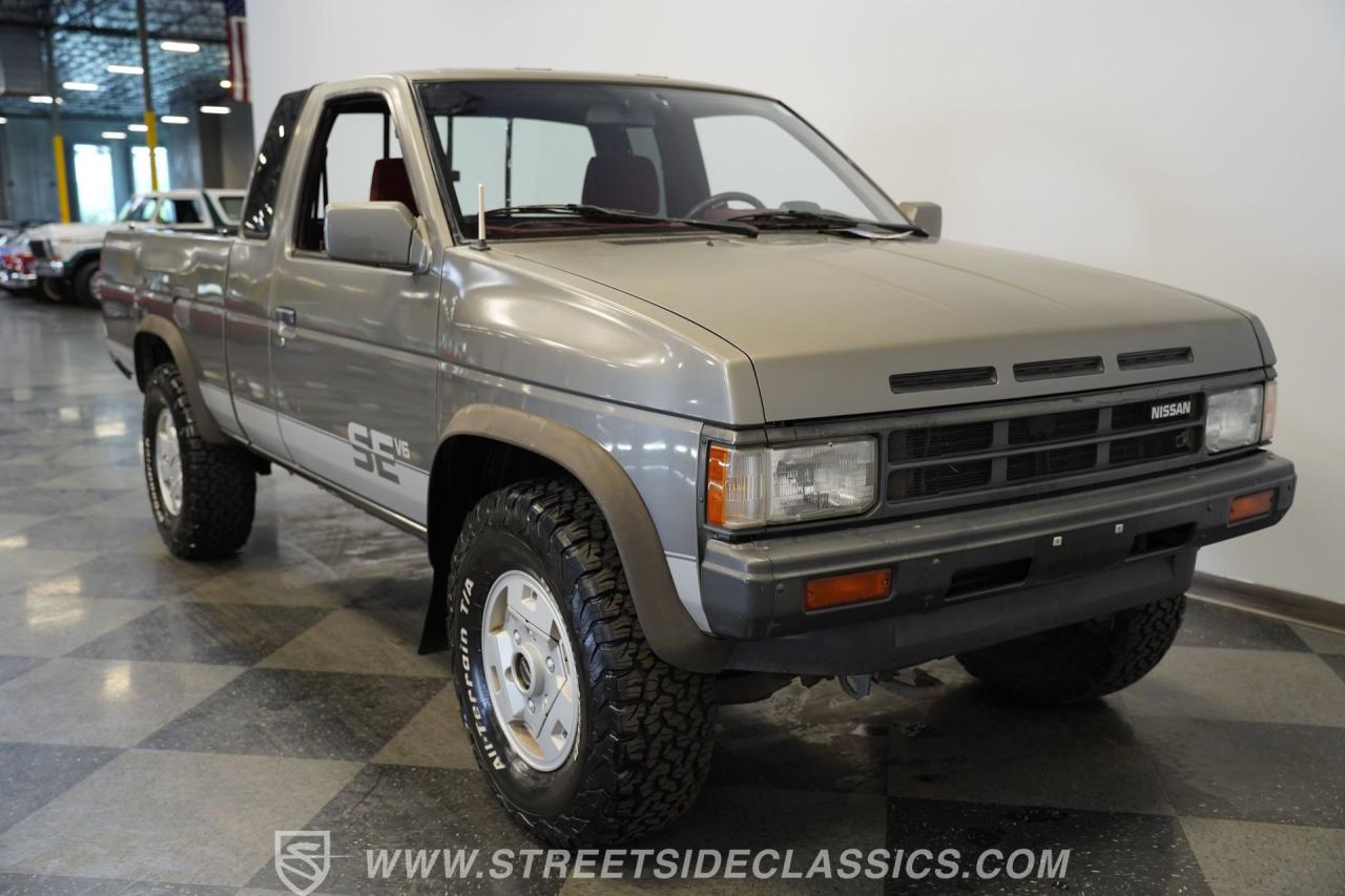 1989 Nissan 4x4 Hardbody Pick Up SE-V6
