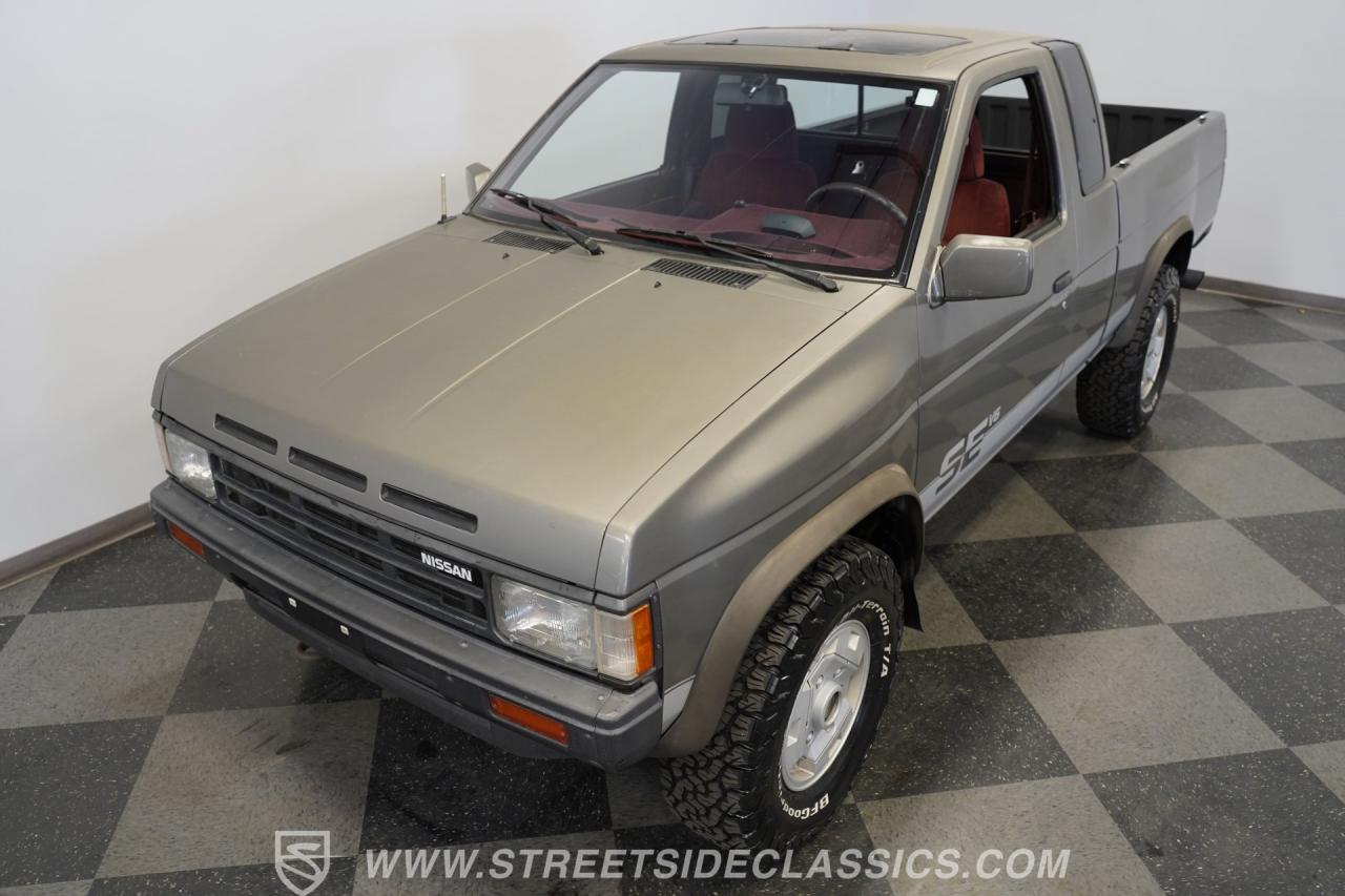 1989 Nissan 4x4 Hardbody Pick Up SE-V6