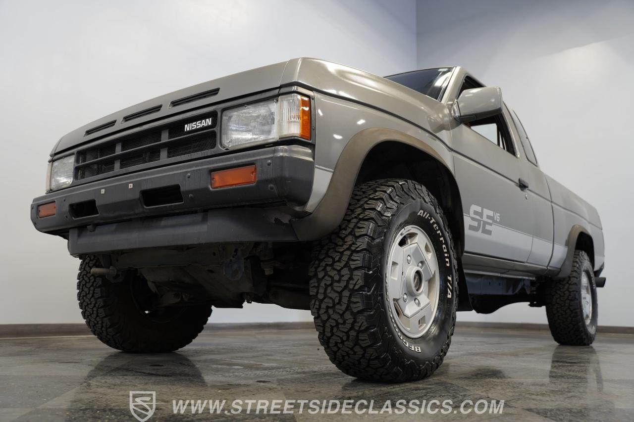 1989 Nissan 4x4 Hardbody Pick Up SE-V6