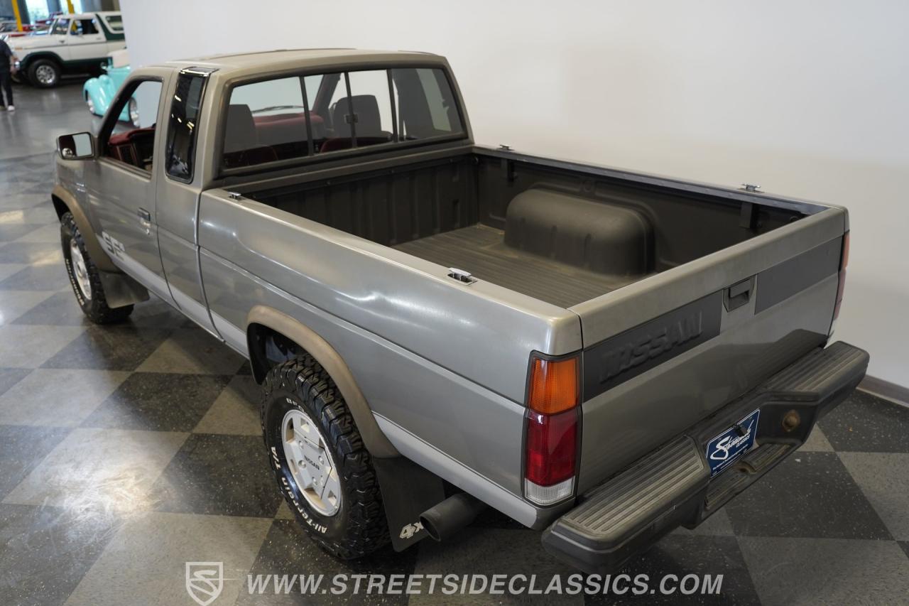 1989 Nissan 4x4 Hardbody Pick Up SE-V6