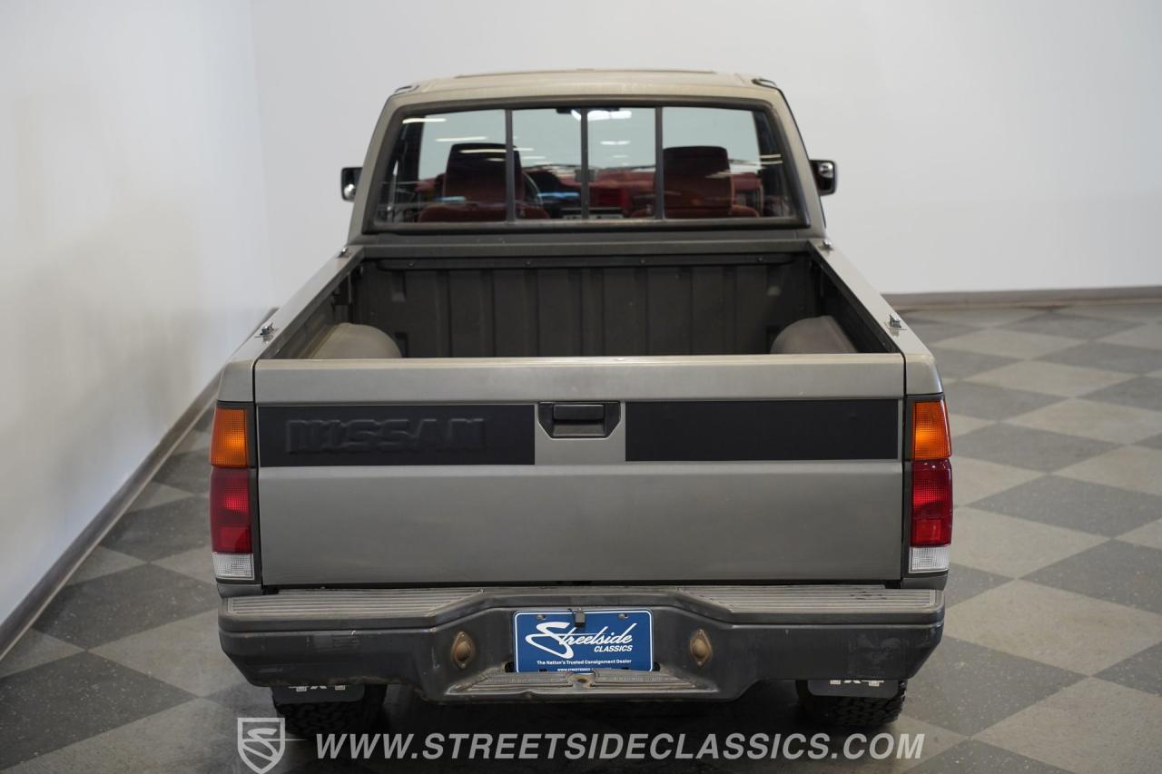 1989 Nissan 4x4 Hardbody Pick Up SE-V6