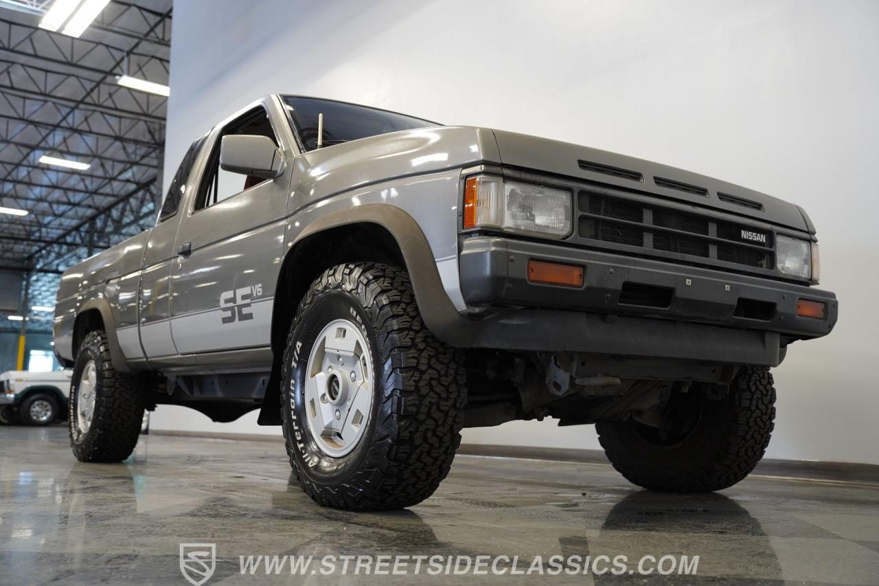 1989 Nissan 4x4 Hardbody Pick Up SE-V6