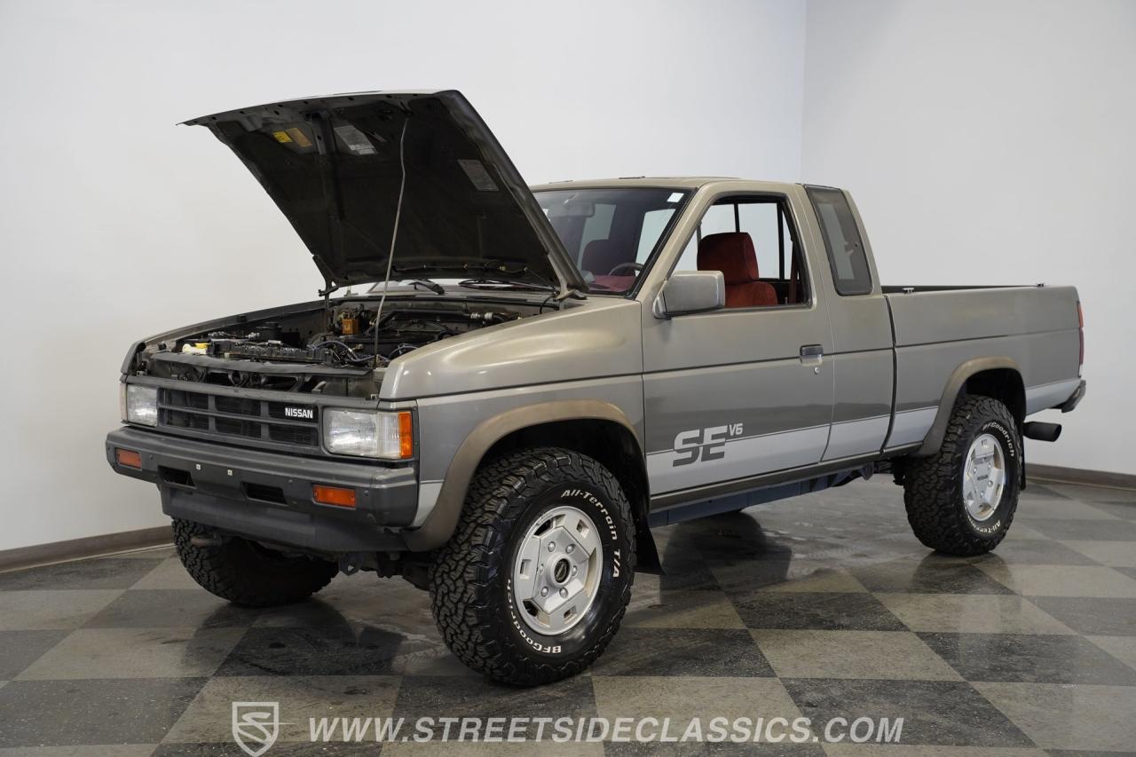 1989 Nissan 4x4 Hardbody Pick Up SE-V6