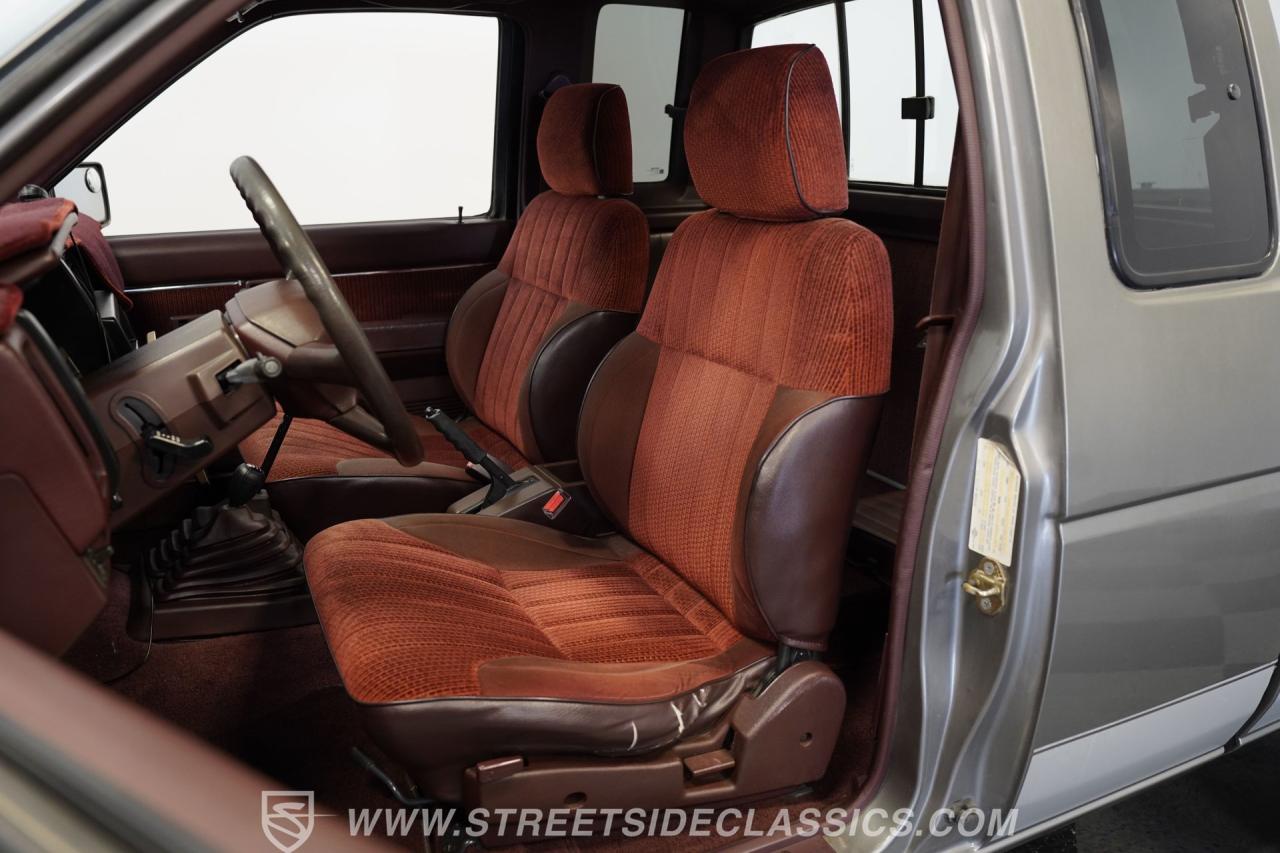 1989 Nissan 4x4 Hardbody Pick Up SE-V6