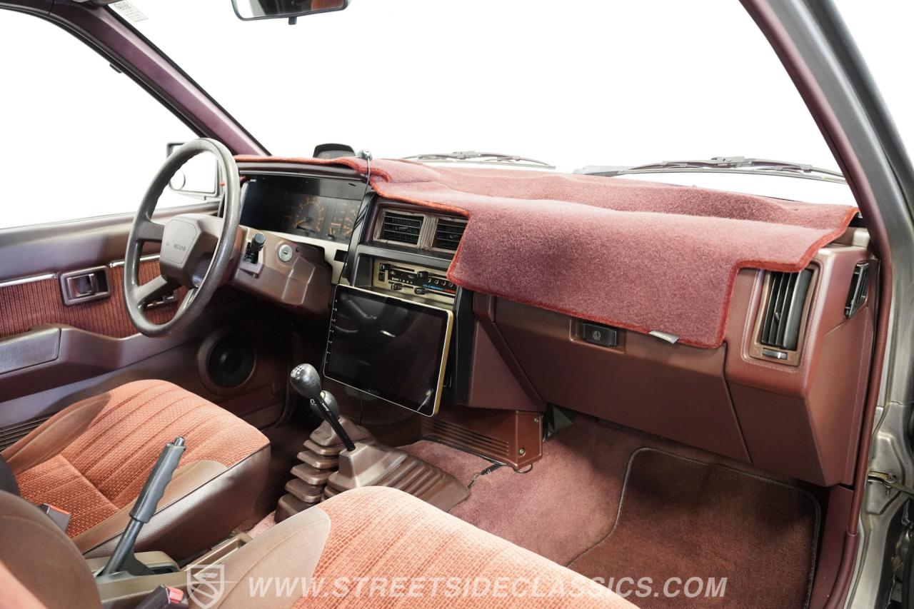 1989 Nissan 4x4 Hardbody Pick Up SE-V6