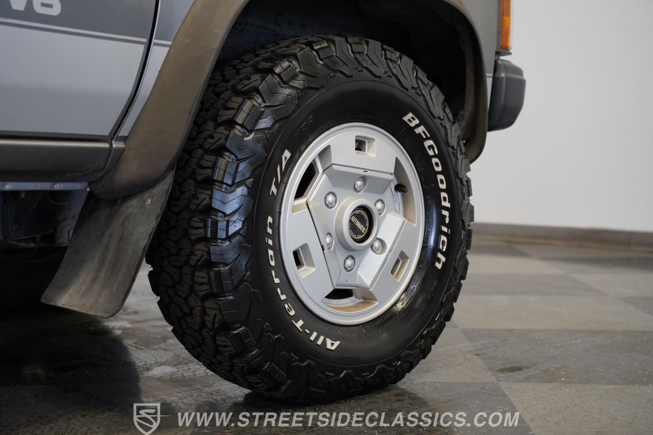 1989 Nissan 4x4 Hardbody Pick Up SE-V6