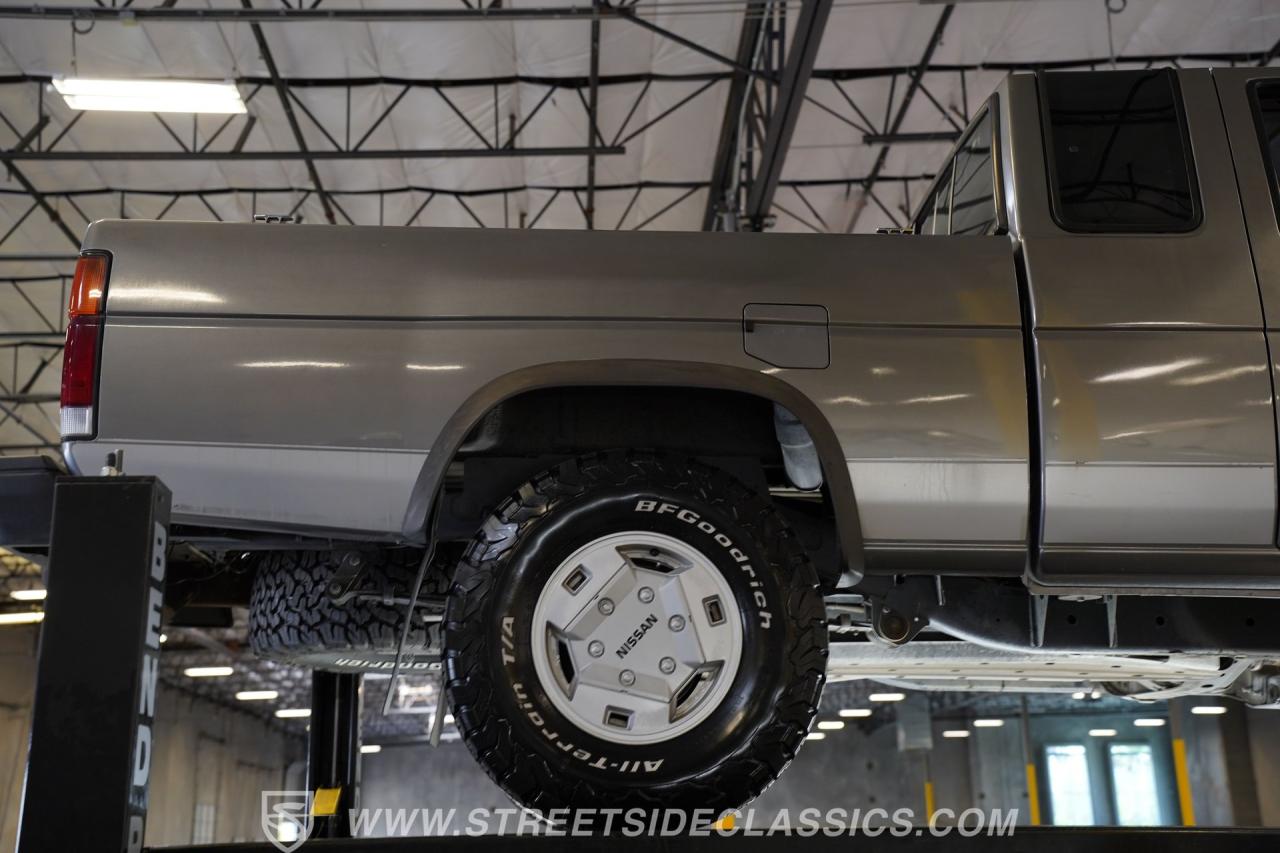 1989 Nissan 4x4 Hardbody Pick Up SE-V6