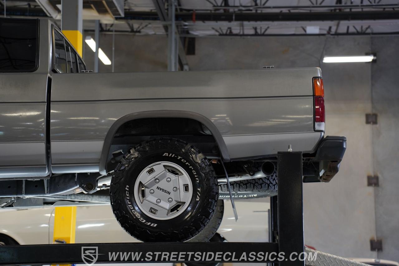 1989 Nissan 4x4 Hardbody Pick Up SE-V6