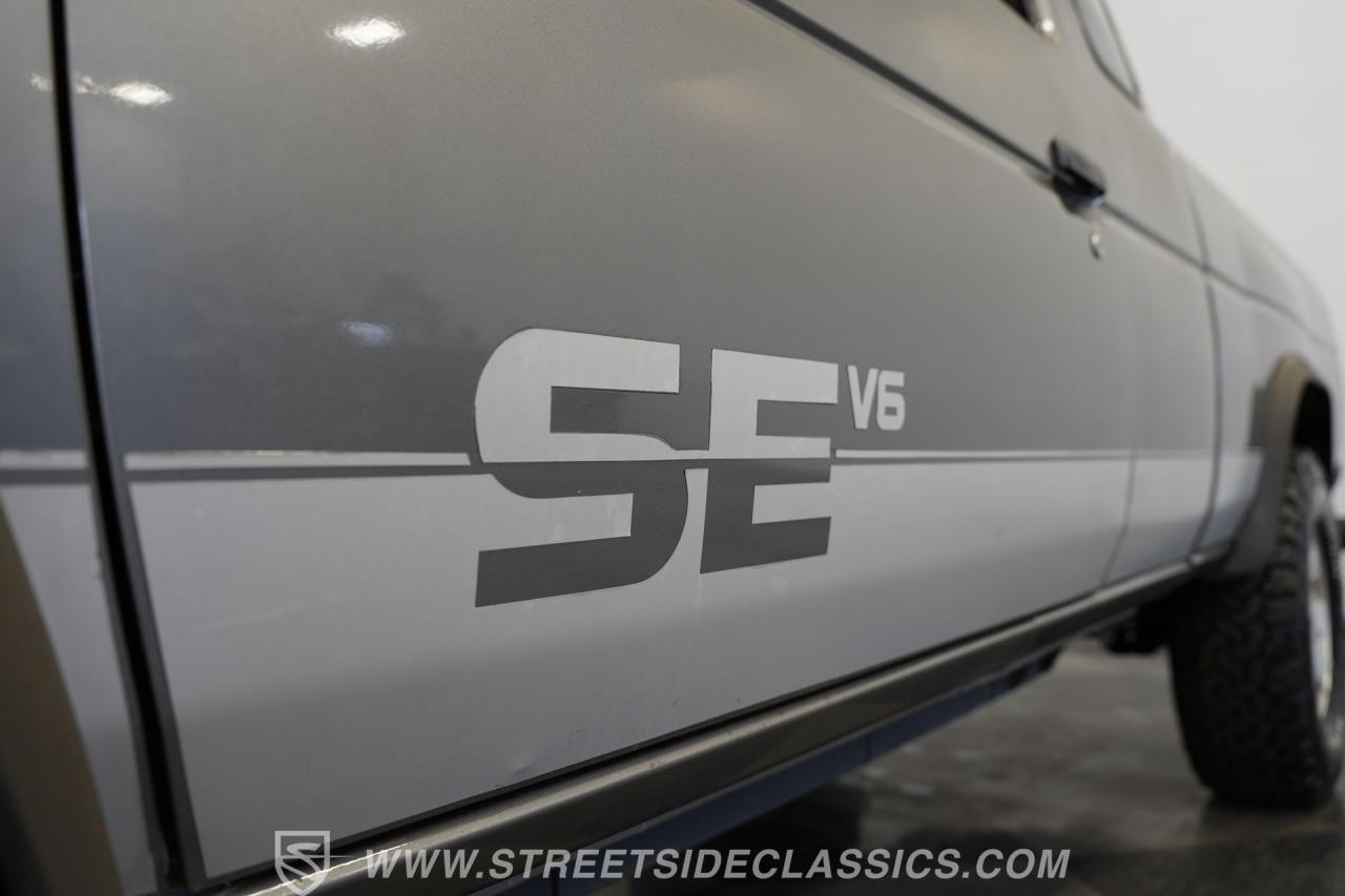 1989 Nissan 4x4 Hardbody Pick Up SE-V6
