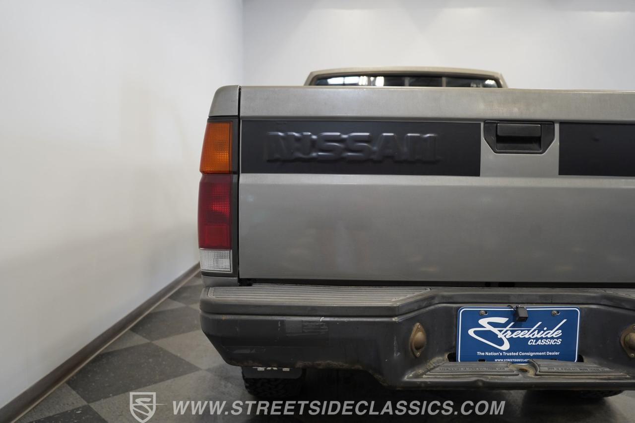 1989 Nissan 4x4 Hardbody Pick Up SE-V6