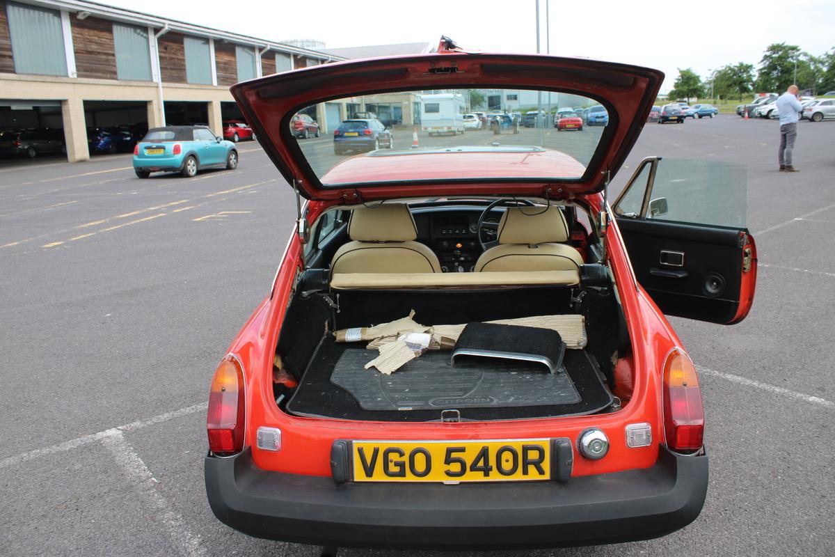 1977 MG B GT