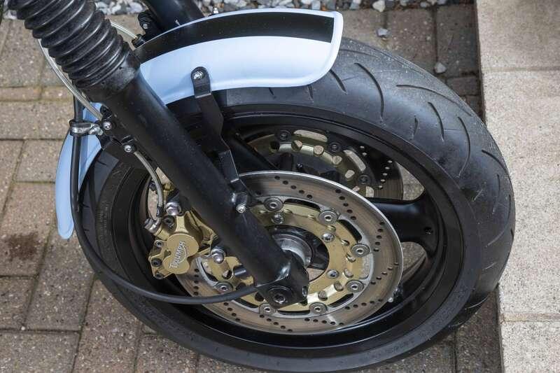 1996 Triumph DAYTONA 900 CAFE RACER