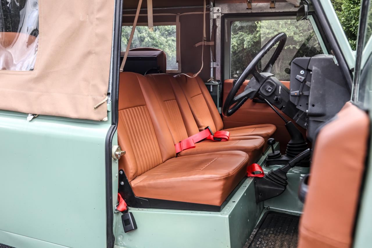 1989 Land Rover Defender 110 Soft Top