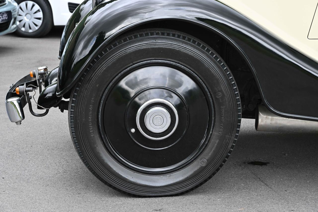 1937 Rolls - Royce 25/30 Saloon by Mann Egerton