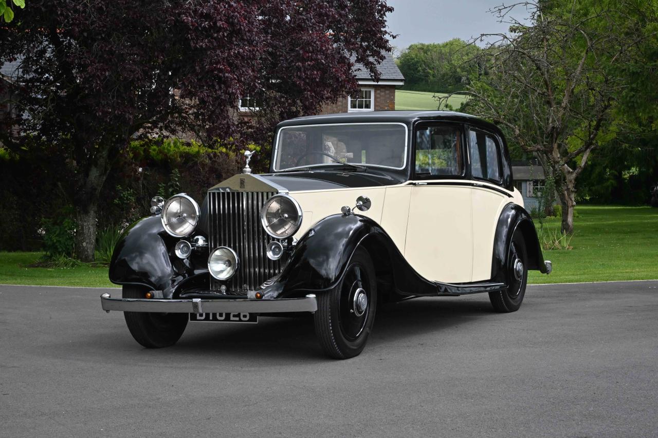 1937 Rolls - Royce 25/30 Saloon by Mann Egerton
