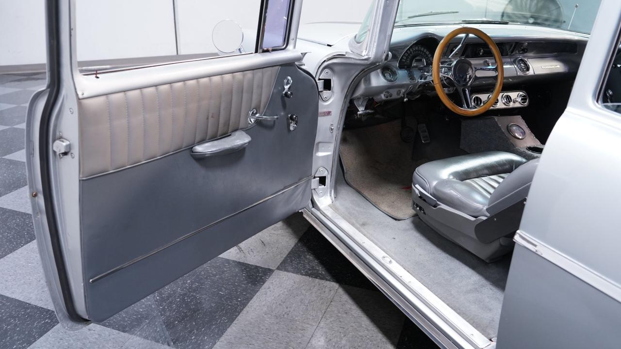 1955 Pontiac Chieftain