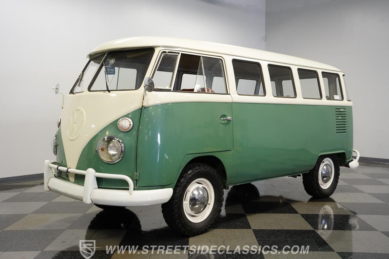 1974 Volkswagen Type 2 Kombi 13 Window