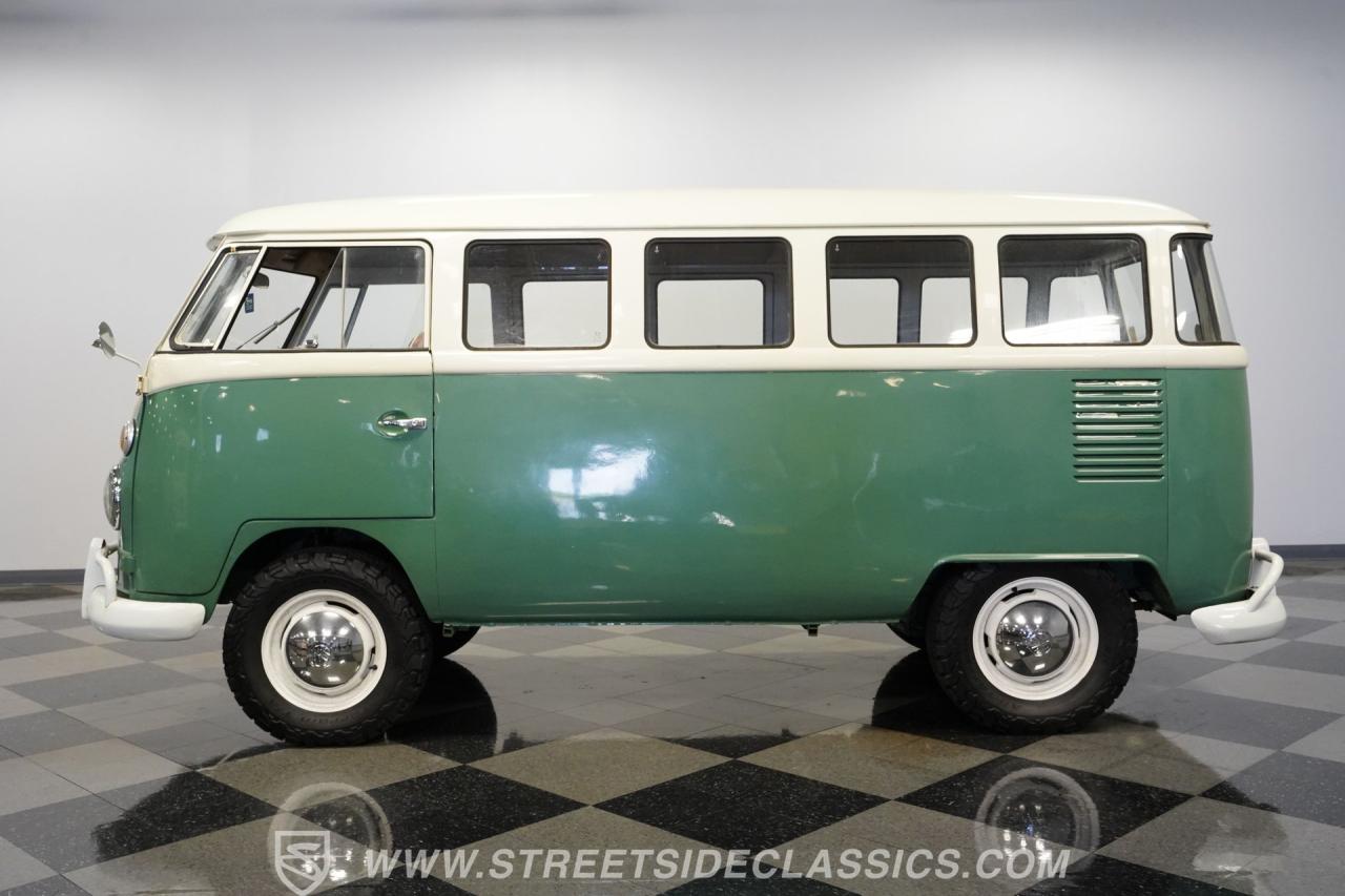 1974 Volkswagen Type 2 Kombi 13 Window