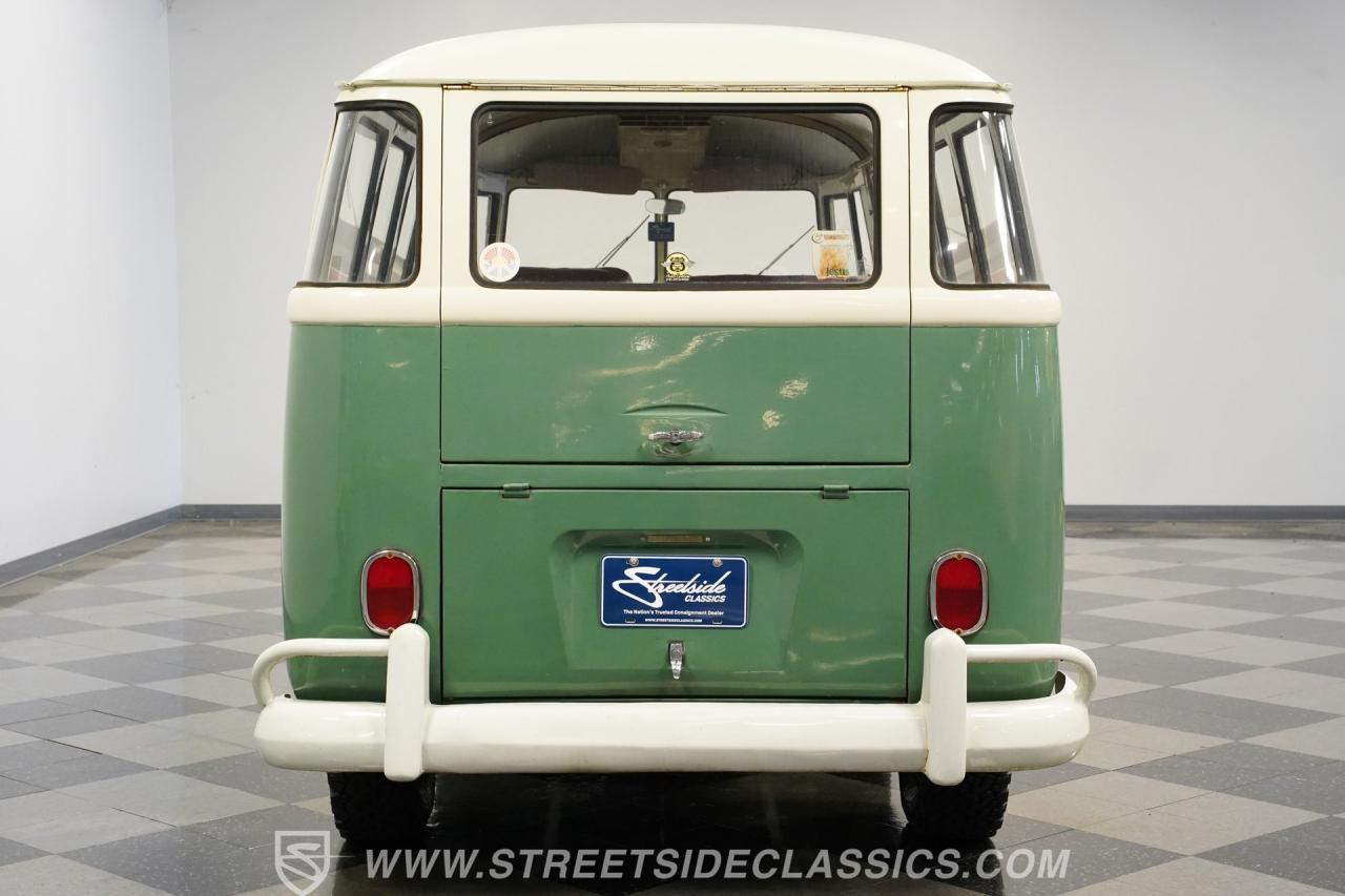1974 Volkswagen Type 2 Kombi 13 Window