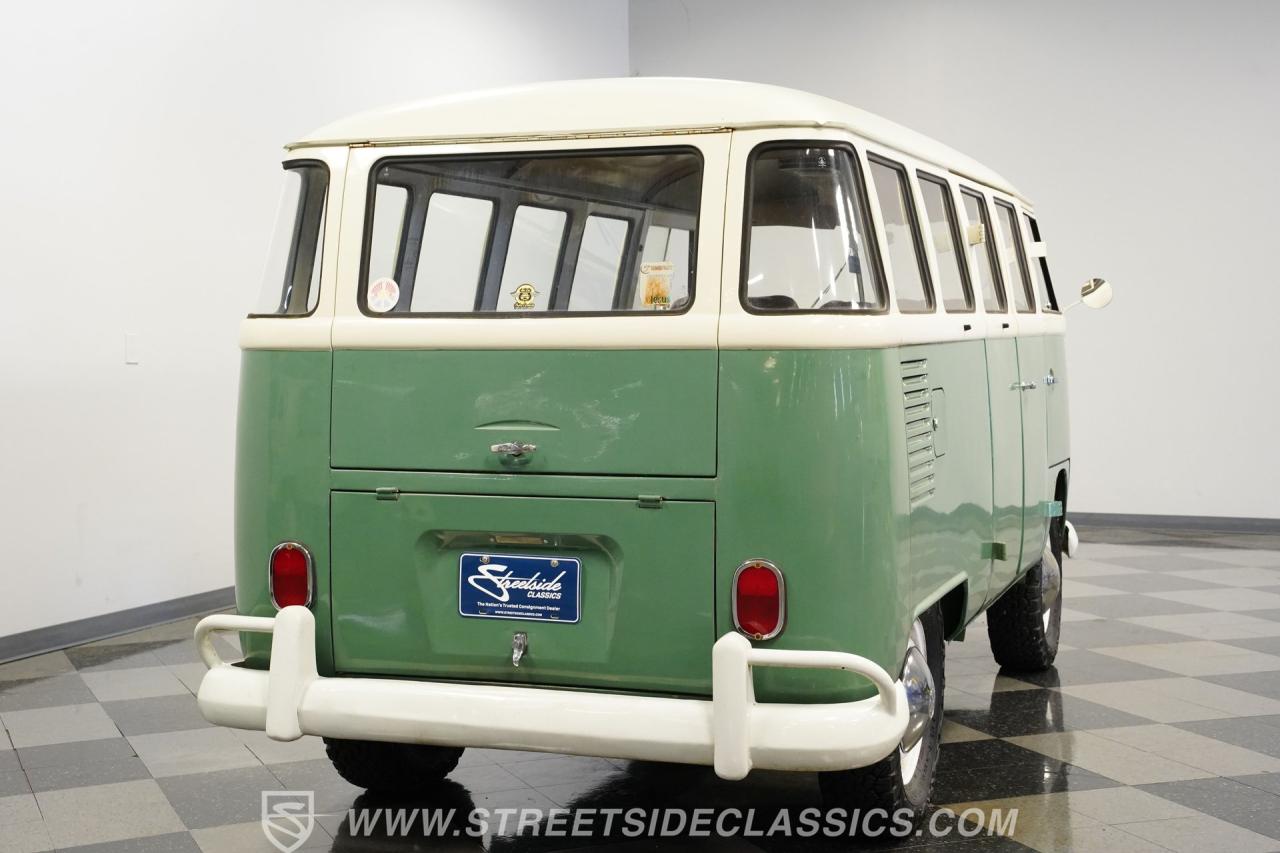 1974 Volkswagen Type 2 Kombi 13 Window