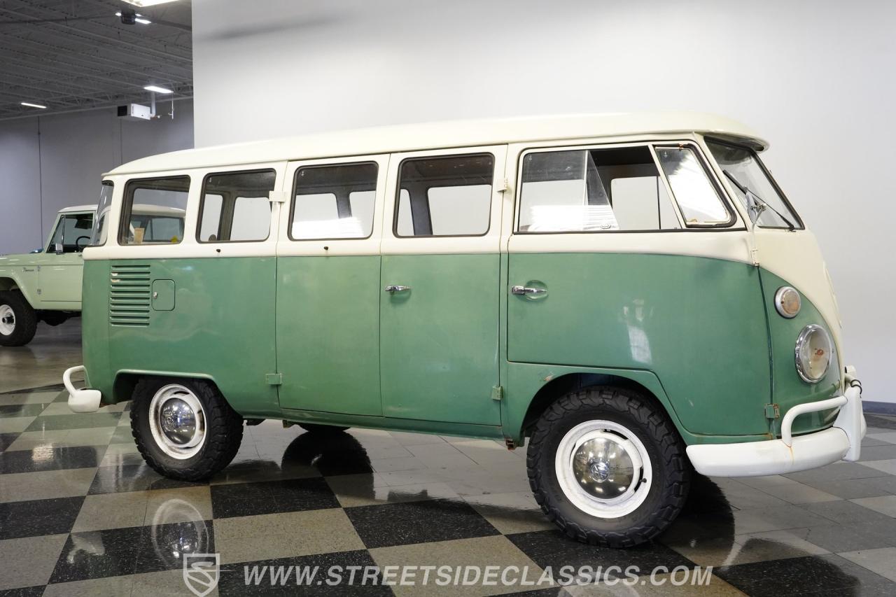 1974 Volkswagen Type 2 Kombi 13 Window