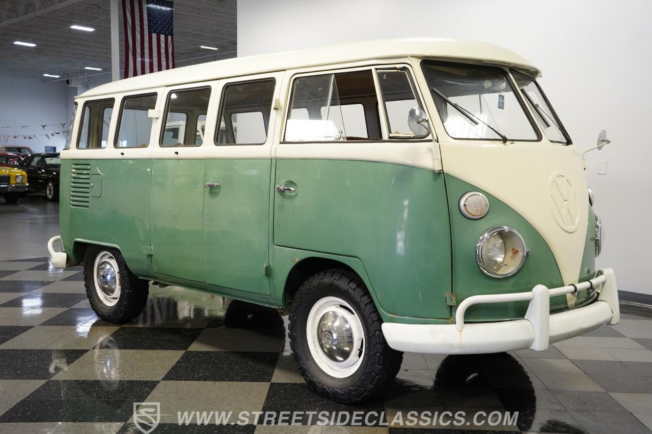 1974 Volkswagen Type 2 Kombi 13 Window
