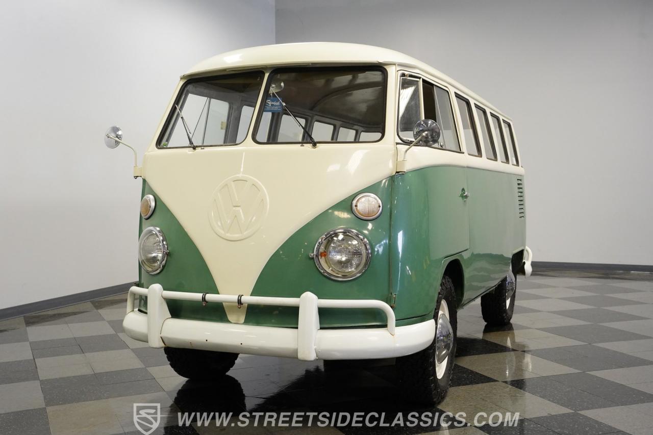 1974 Volkswagen Type 2 Kombi 13 Window