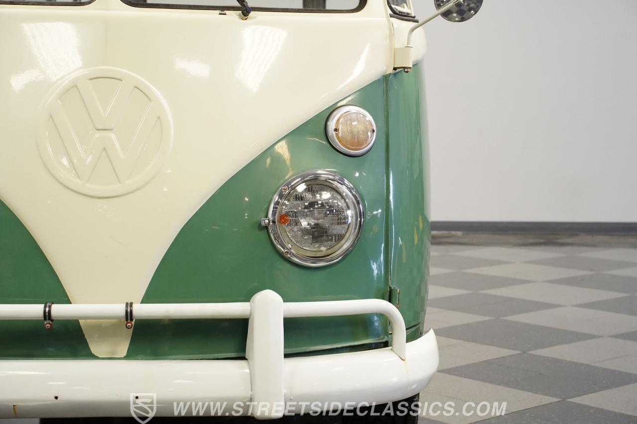 1974 Volkswagen Type 2 Kombi 13 Window