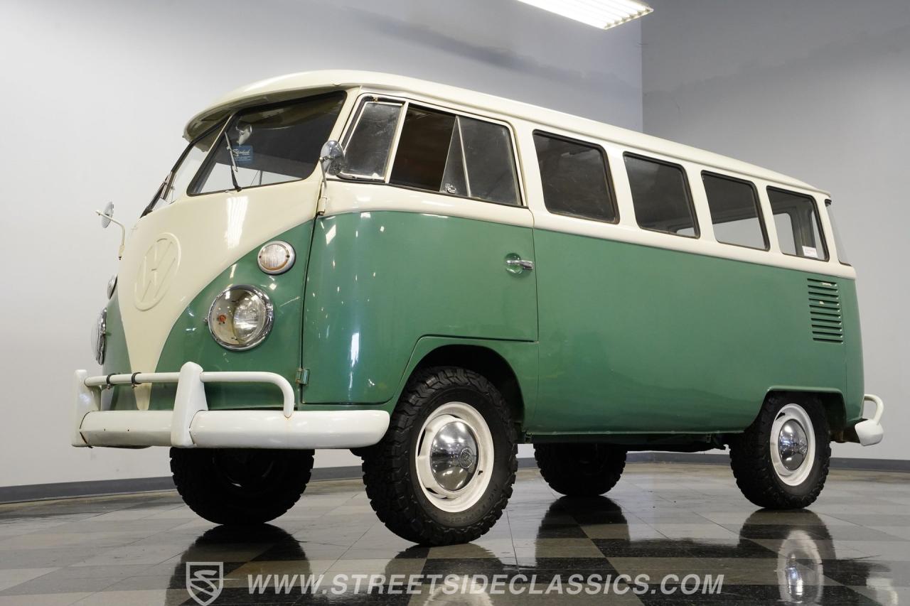 1974 Volkswagen Type 2 Kombi 13 Window