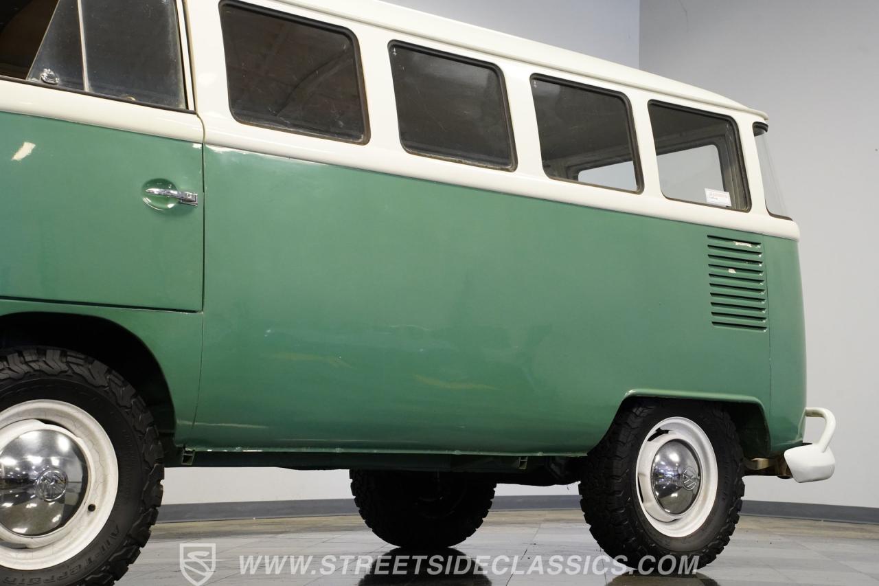 1974 Volkswagen Type 2 Kombi 13 Window