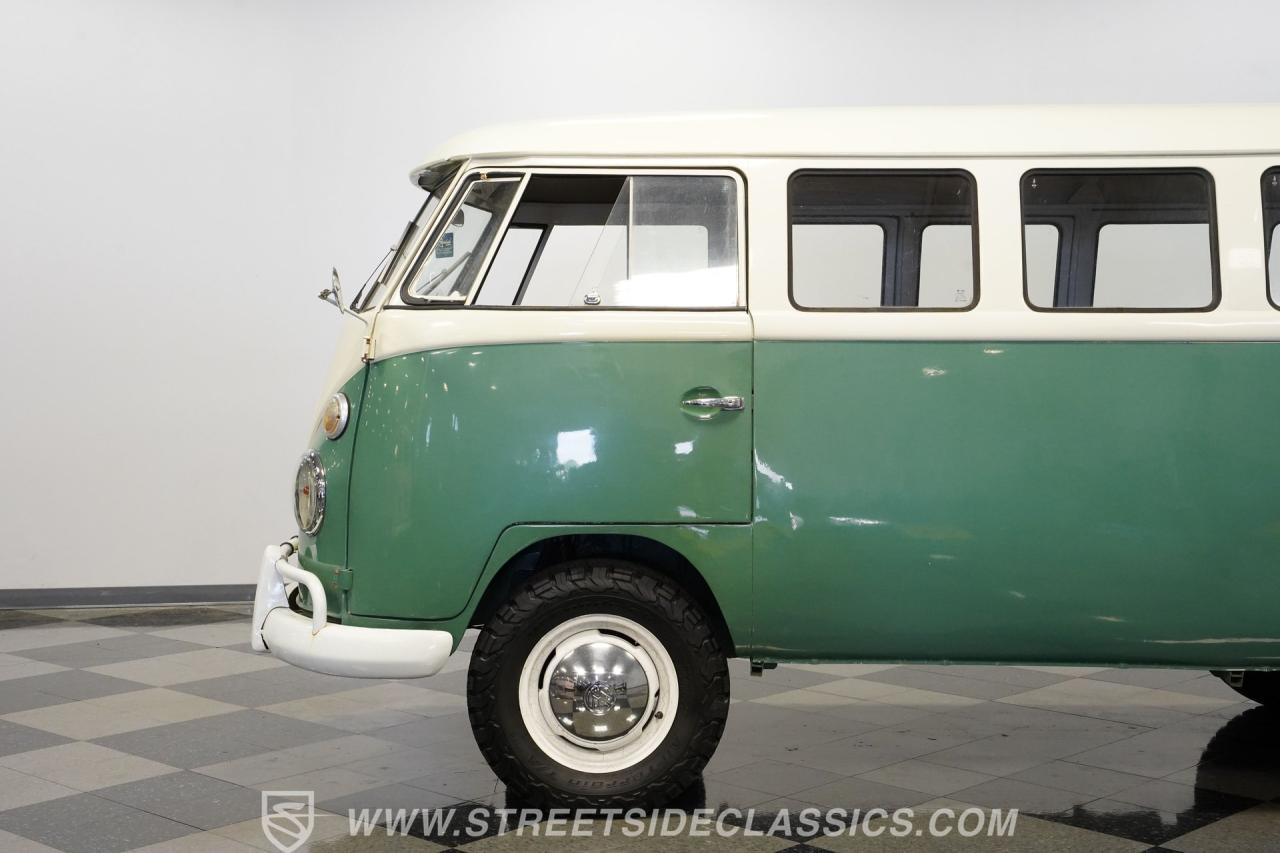 1974 Volkswagen Type 2 Kombi 13 Window
