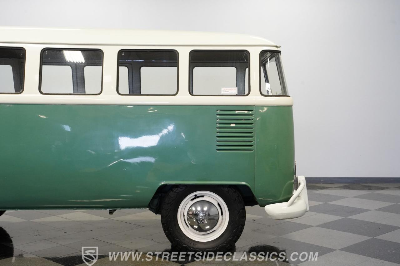 1974 Volkswagen Type 2 Kombi 13 Window