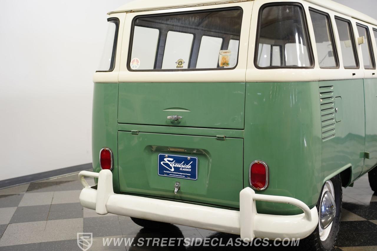 1974 Volkswagen Type 2 Kombi 13 Window