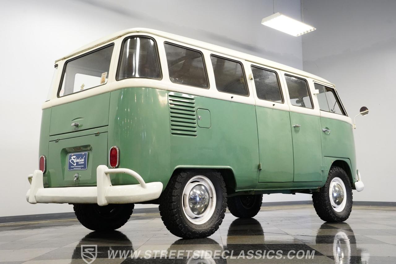 1974 Volkswagen Type 2 Kombi 13 Window