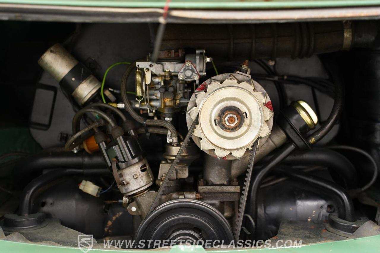 1974 Volkswagen Type 2 Kombi 13 Window