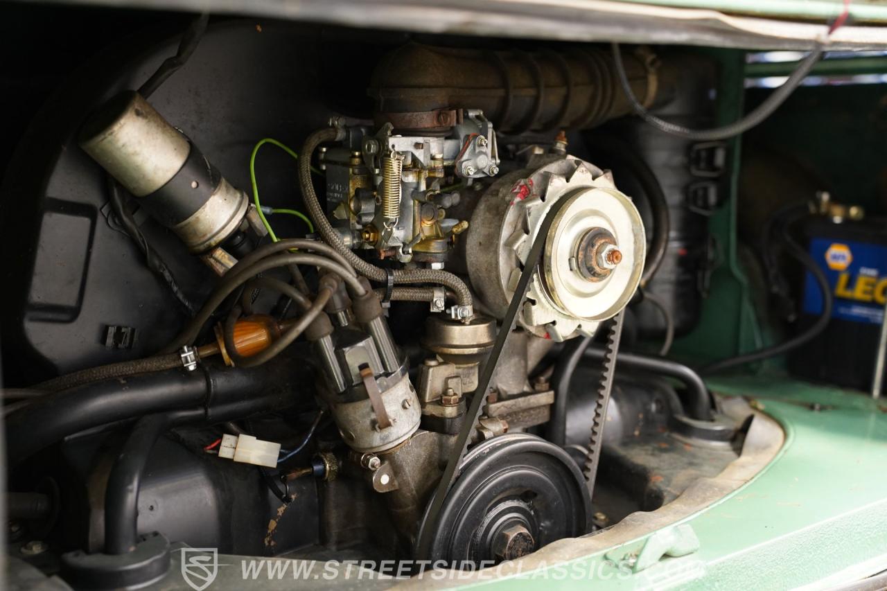 1974 Volkswagen Type 2 Kombi 13 Window