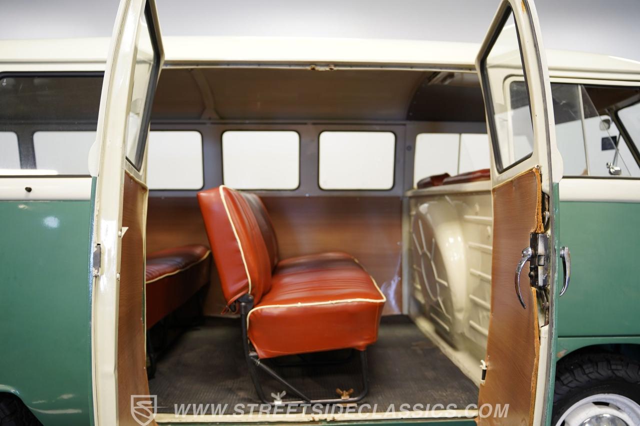 1974 Volkswagen Type 2 Kombi 13 Window