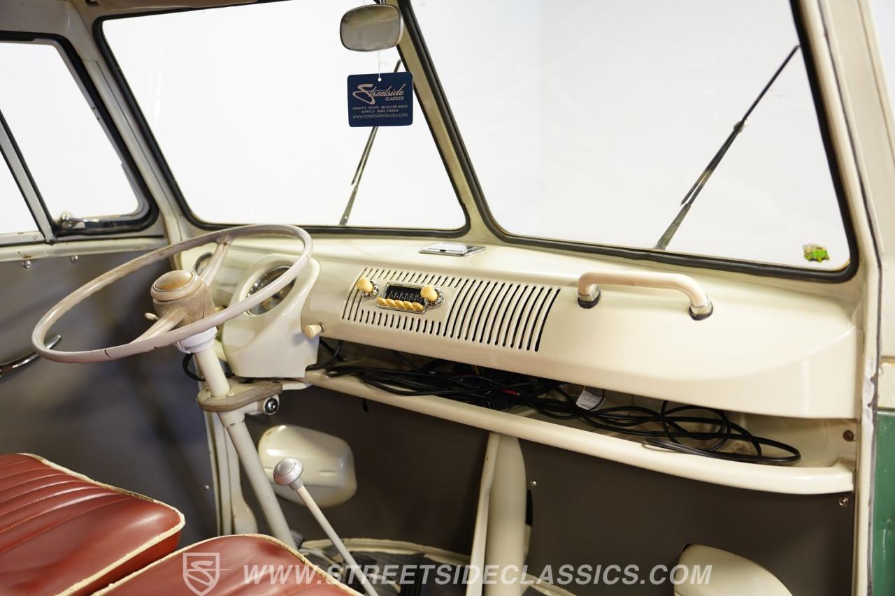 1974 Volkswagen Type 2 Kombi 13 Window