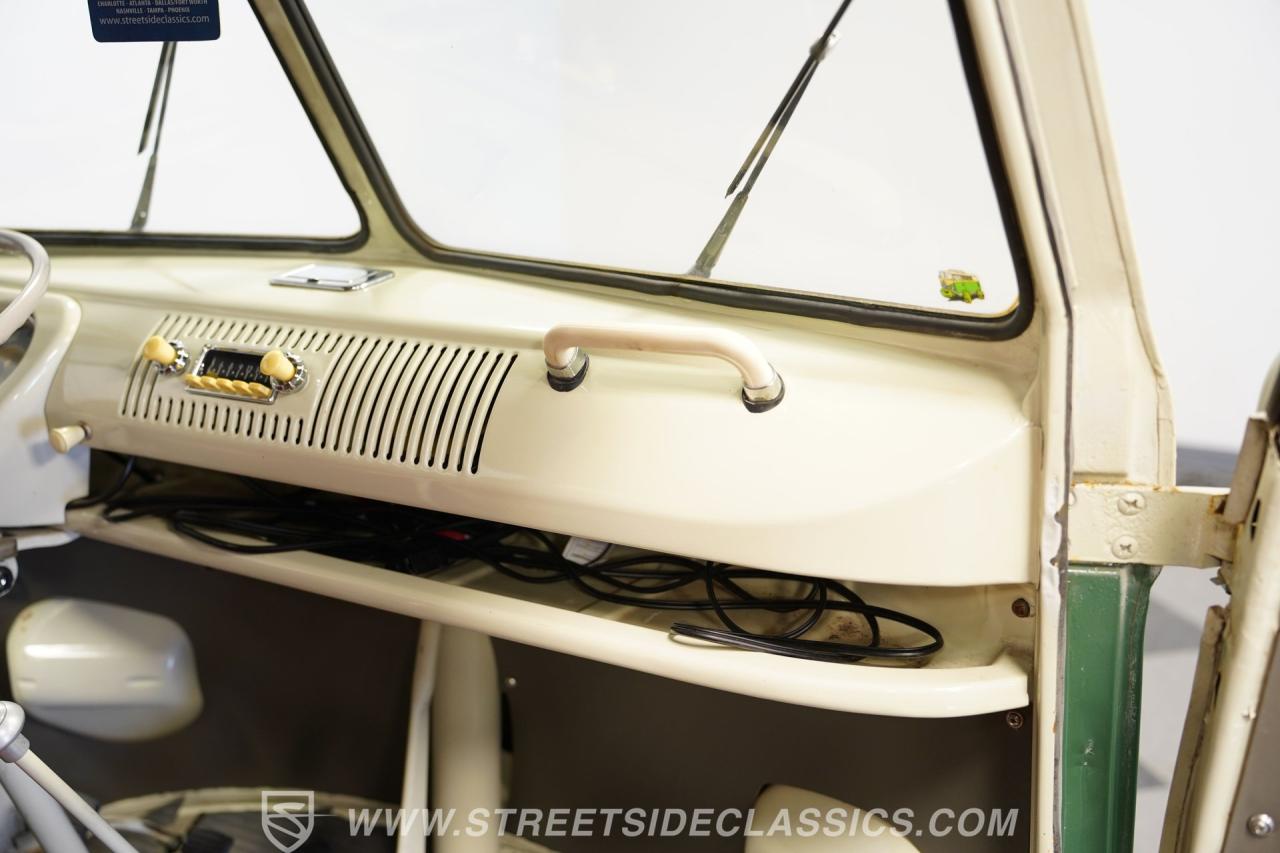 1974 Volkswagen Type 2 Kombi 13 Window