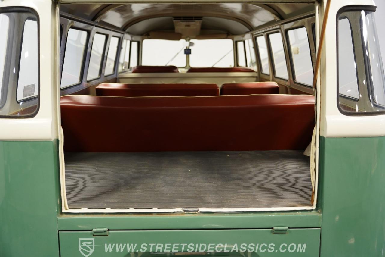 1974 Volkswagen Type 2 Kombi 13 Window
