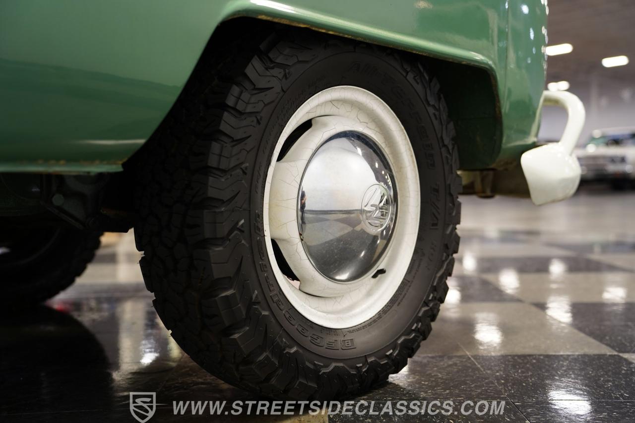 1974 Volkswagen Type 2 Kombi 13 Window