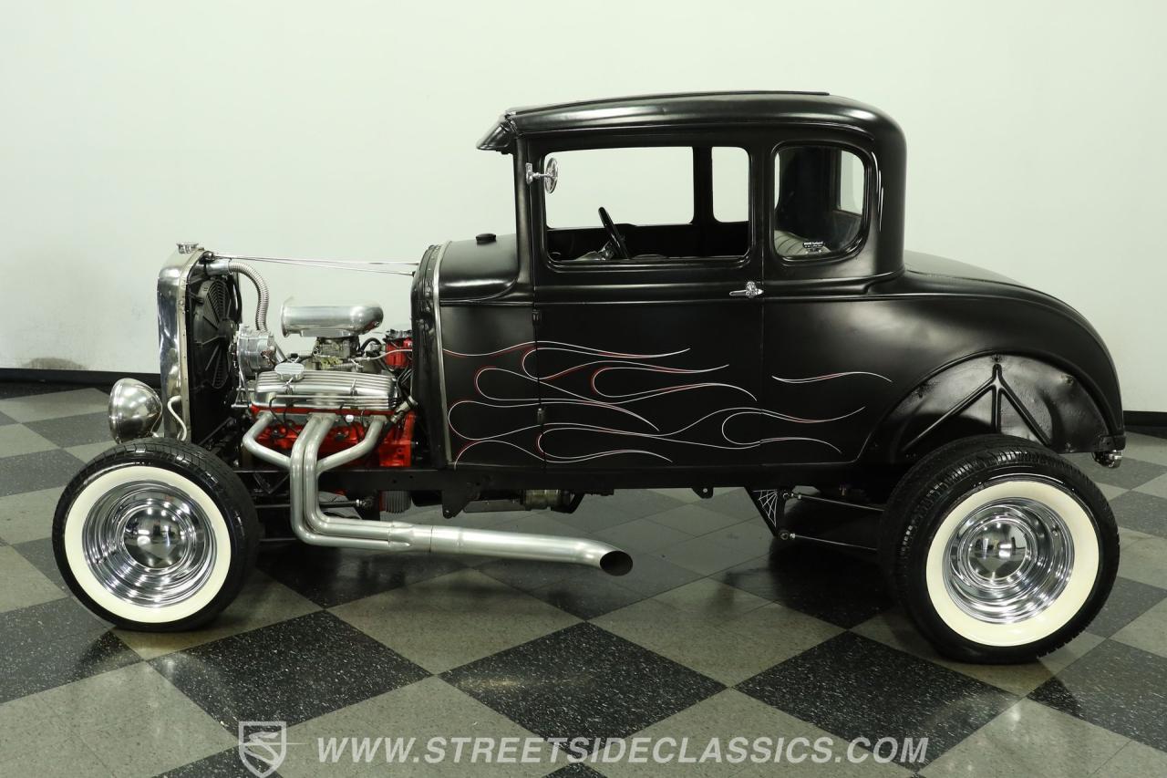 1930 Ford 5-Window Coupe