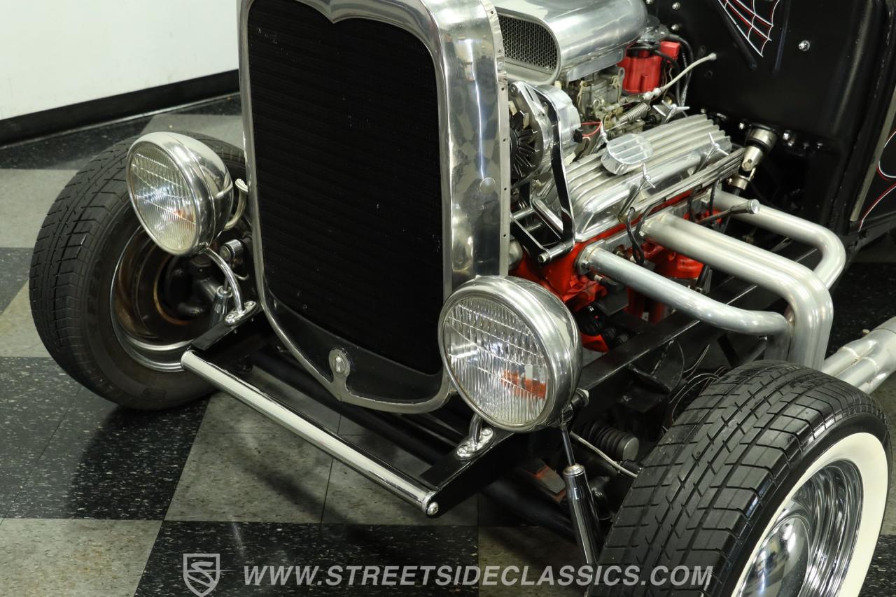 1930 Ford 5-Window Coupe