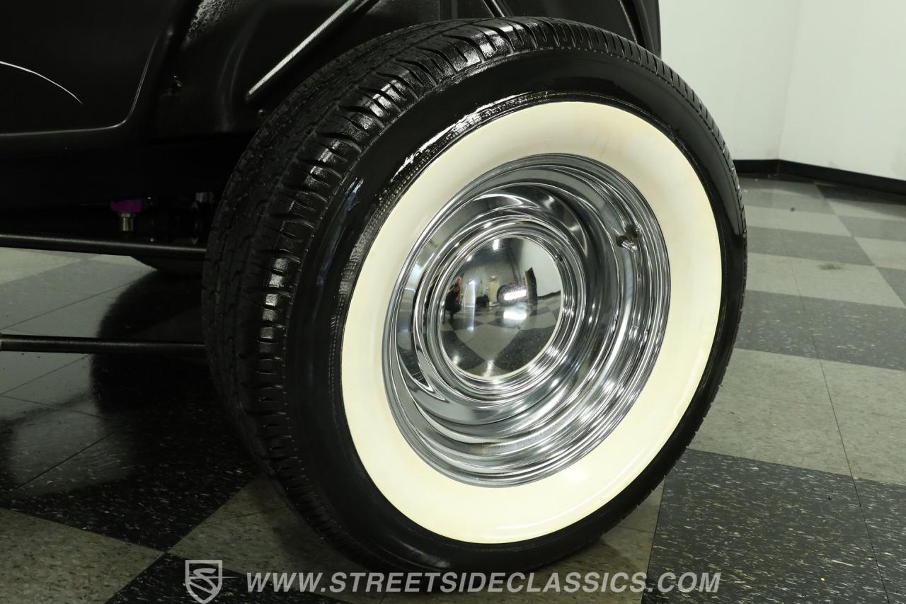 1930 Ford 5-Window Coupe