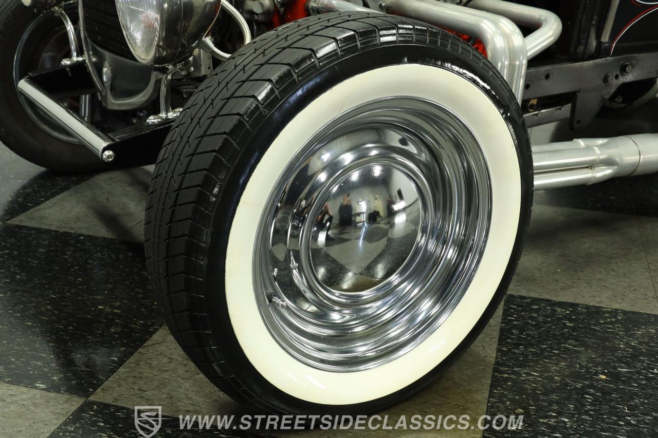 1930 Ford 5-Window Coupe