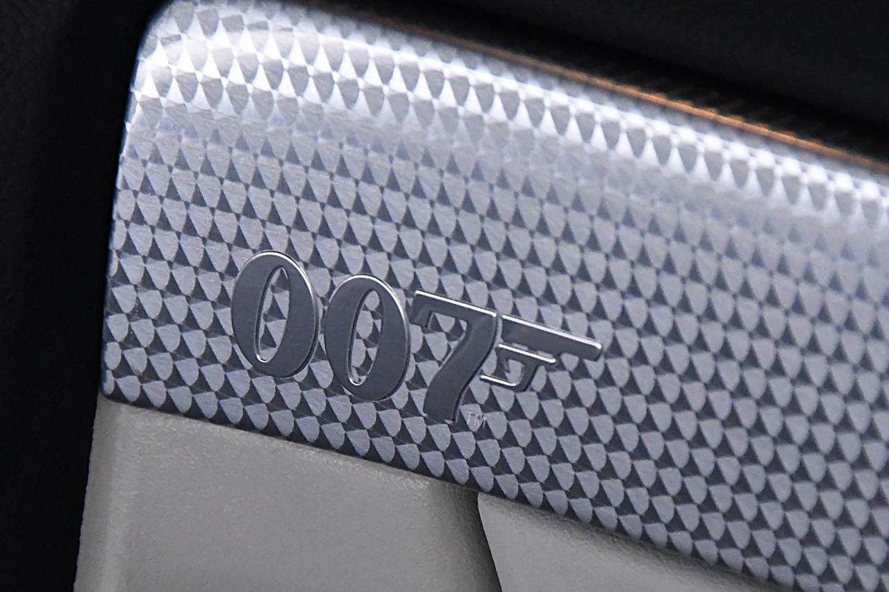 2003 Ford Thunderbird 007 Bond Edition
