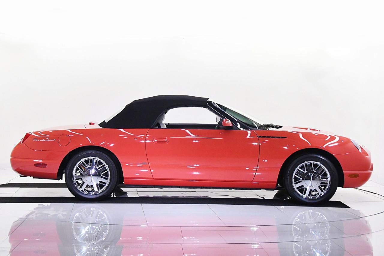 2003 Ford Thunderbird 007 Bond Edition