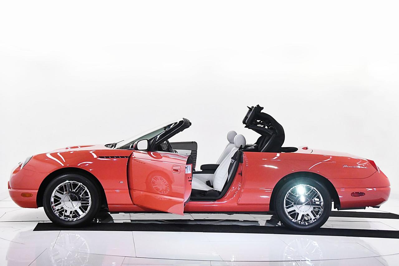 2003 Ford Thunderbird 007 Bond Edition