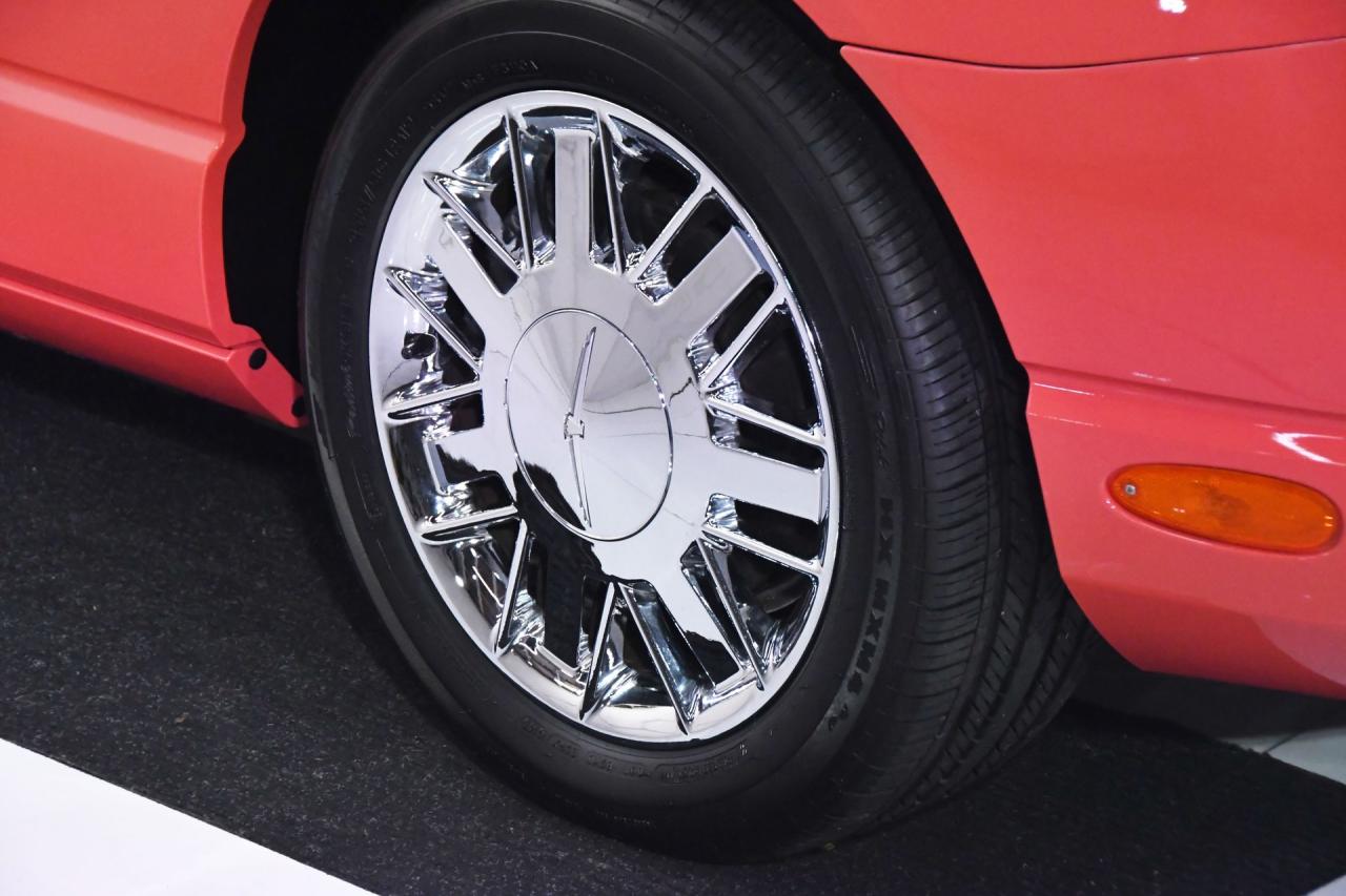 2003 Ford Thunderbird 007 Bond Edition